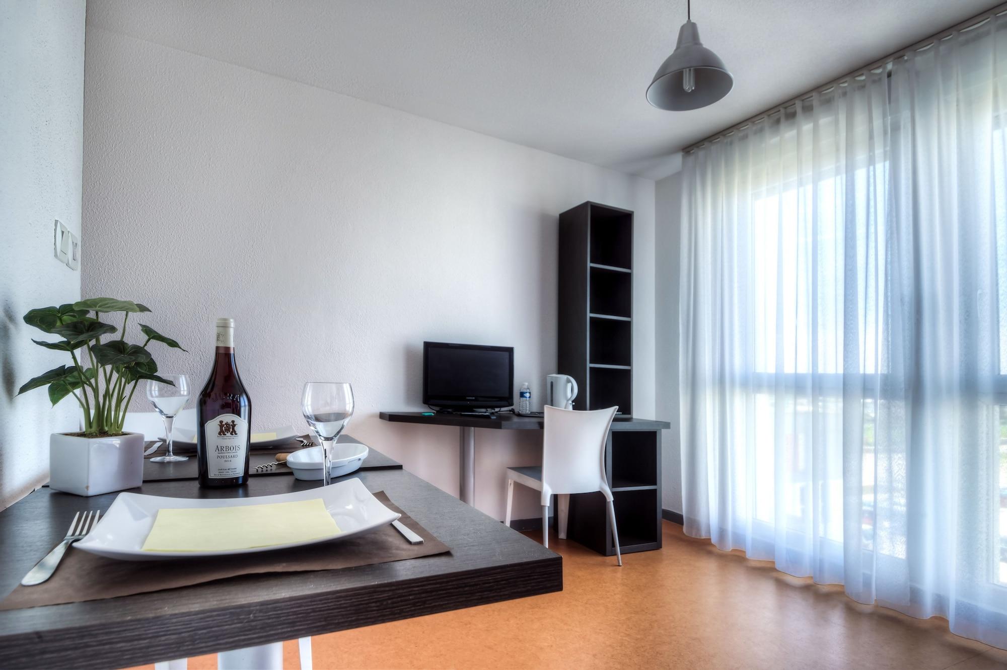 Comfort Aparthotel Besancon Hauts Du Chazal Exteriér fotografie